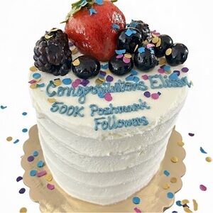 Celebrating 500k followers on Poshmark!!!